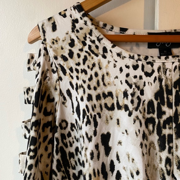 By & By Cheetah Loose Fitting Flattering Top 3/4 Sleeve Size Medium Womens - Picture 3 of 8